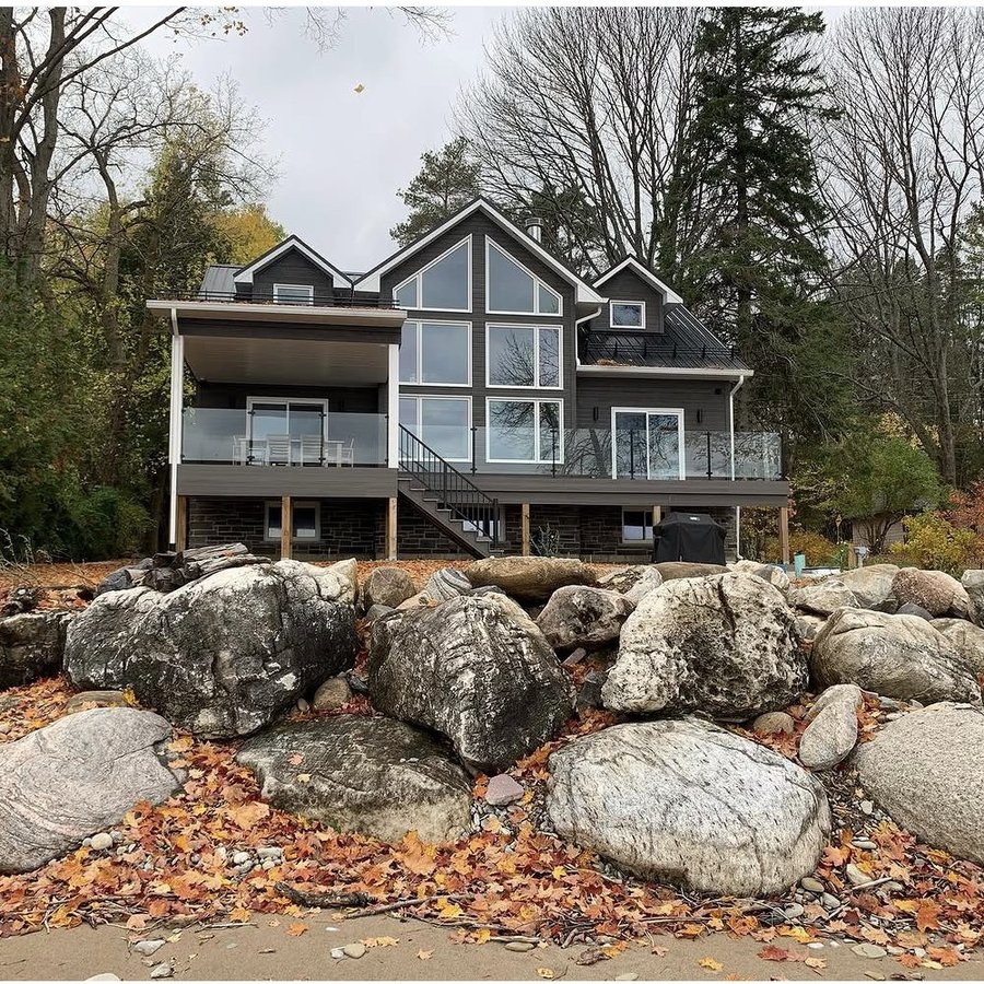 Lake house build